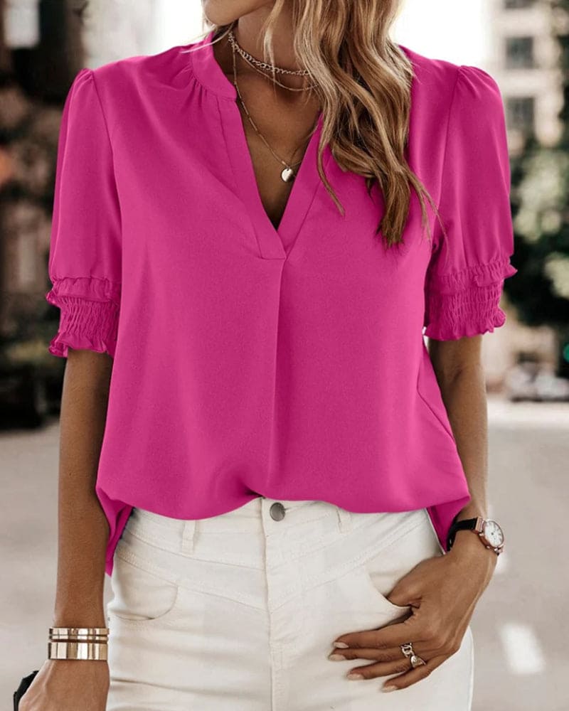 Lichtgewicht & elegant - Blouse met korte mouwen en V-halslijn