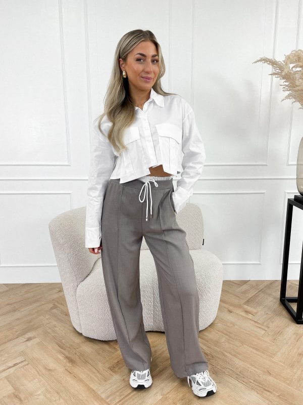 Zayala Crop Blouse – Minimalistisch, Stijlvol & Veelzijdig