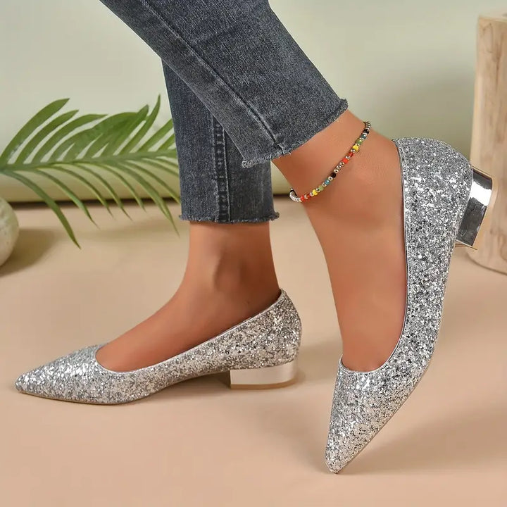 Quenna Schoenen | Sprankelende Glitter Lage Hak Schoenen voor Feestelijke Looks