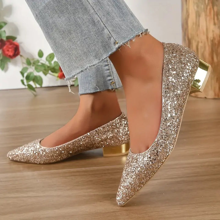 Quenna Schoenen | Sprankelende Glitter Lage Hak Schoenen voor Feestelijke Looks