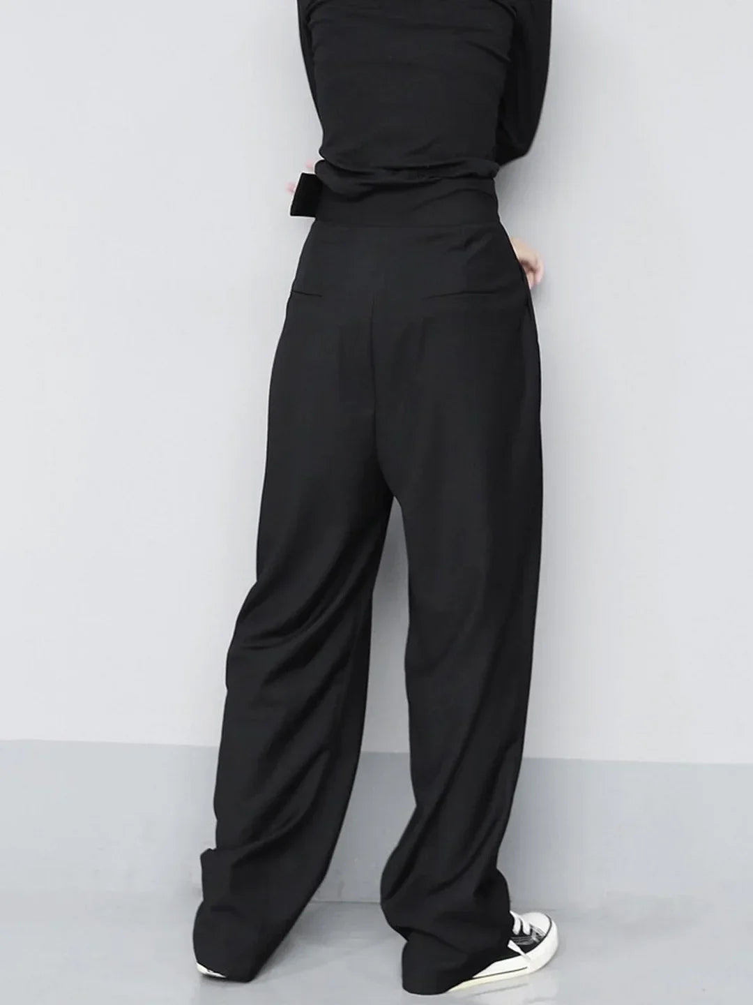 Britta | Wijde broek met klittenbandsluiting voor moeiteloze stijl