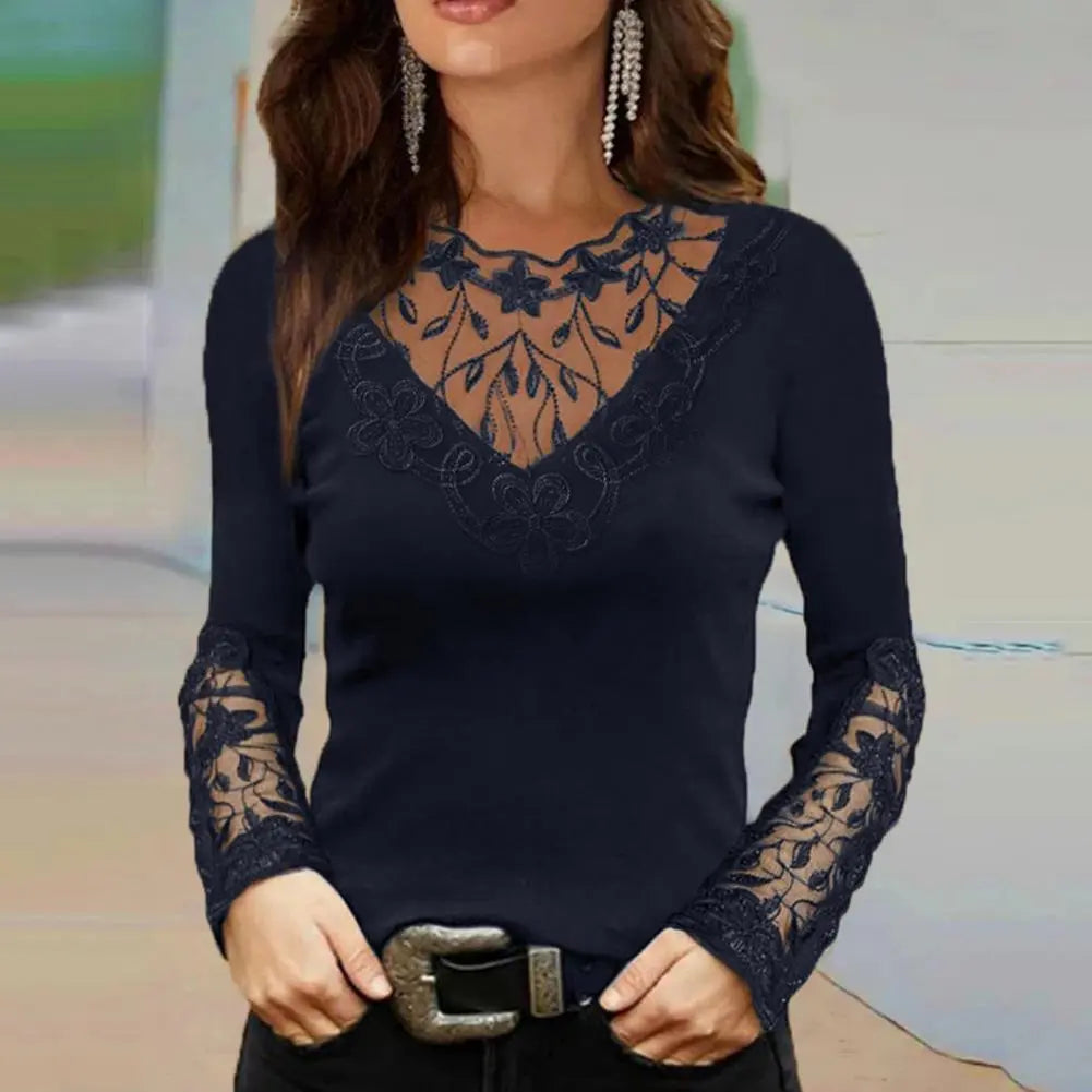 Blouse à col en V Kelly avec dentelle – Design élégant et confortable