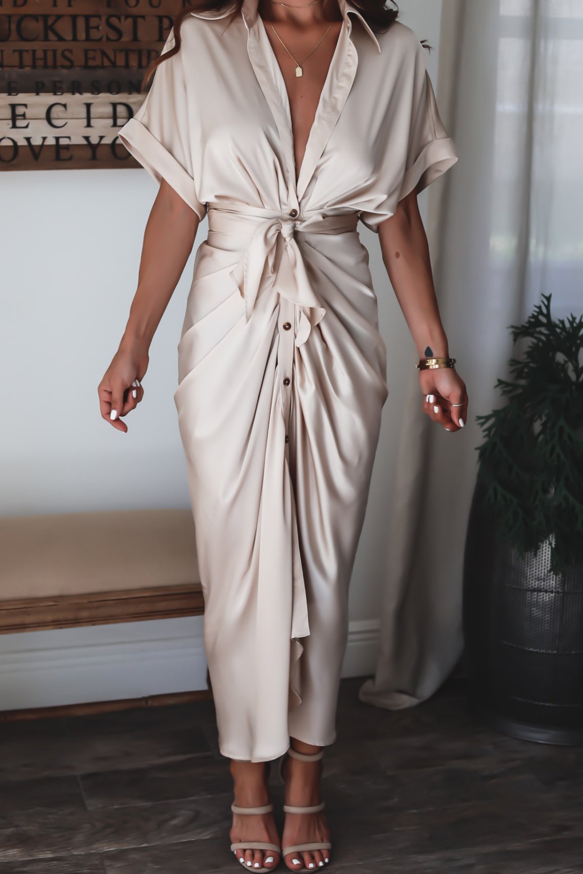 Classy – Gedrapeerde jurk met V-hals voor stijlvolle optredens