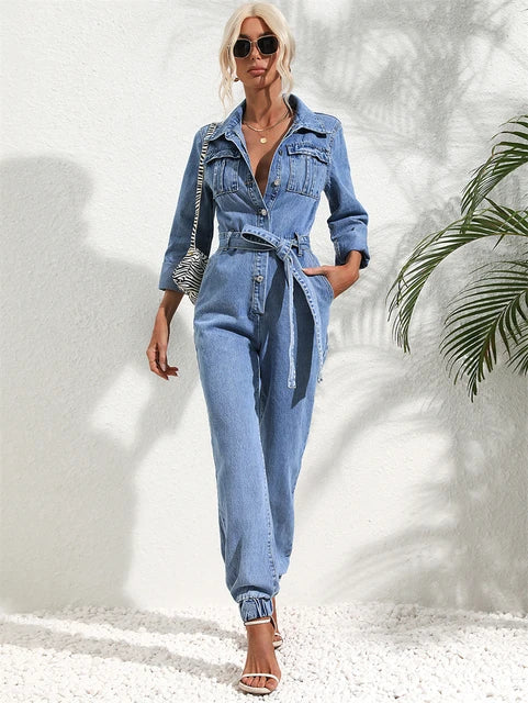 Clara – Dames Denim Jumpsuit – Verstelbare Halter en Chique Tailleband